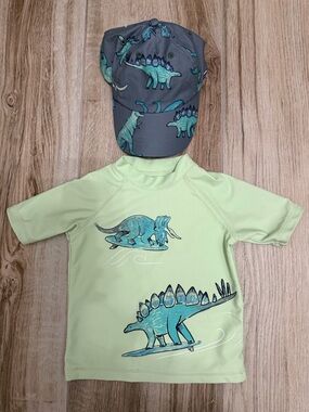 Carter's Light Green Rashguard with Blue Dino Graphics Size 2T